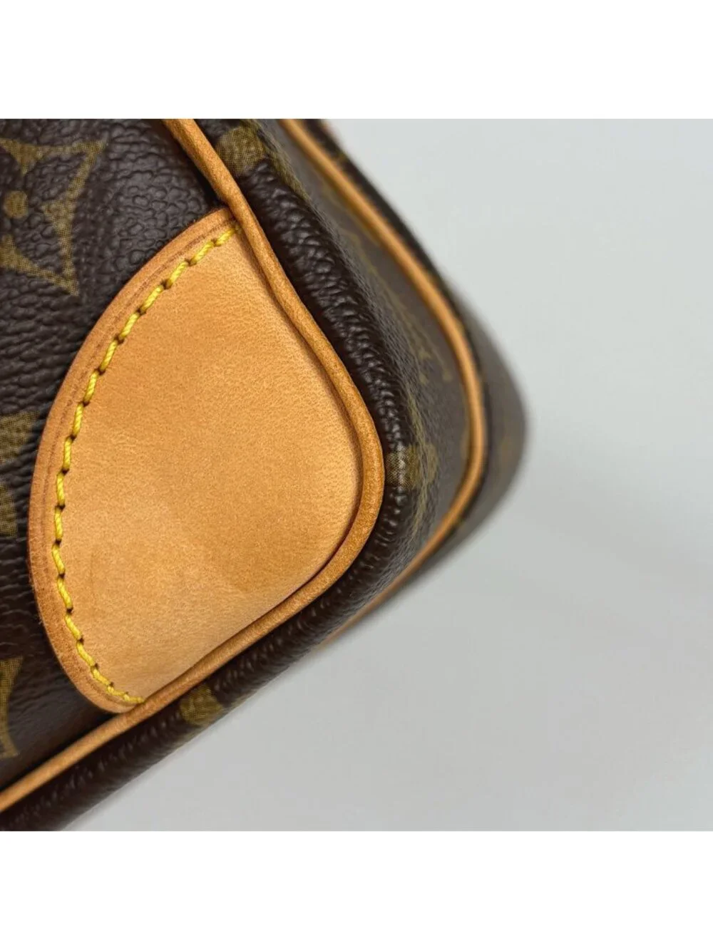 Louis Vuitton Nile Shoulder Bag Monogram Brown